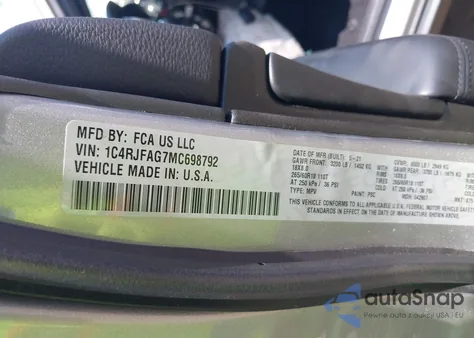 2021 Jeep Grand Cherokee Laredo X 4X4 из США, поврежденный, VIN 1C4RJFAG7MC698792